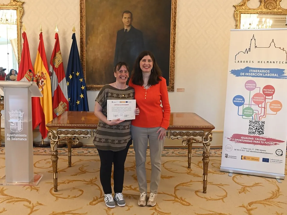 Día feliz en el Ayuntamiento para las personas que han completado su formación para encontrar empleo en Salamanca