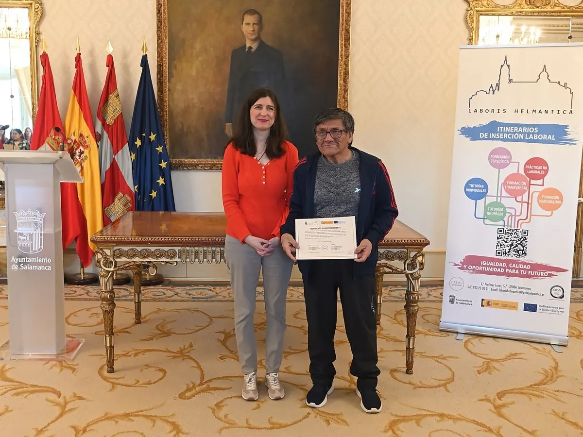 Día feliz en el Ayuntamiento para las personas que han completado su formación para encontrar empleo en Salamanca