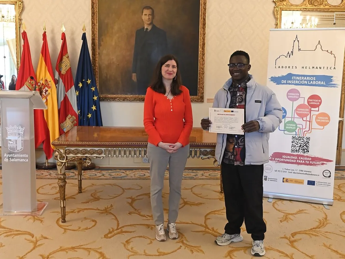 Día feliz en el Ayuntamiento para las personas que han completado su formación para encontrar empleo en Salamanca