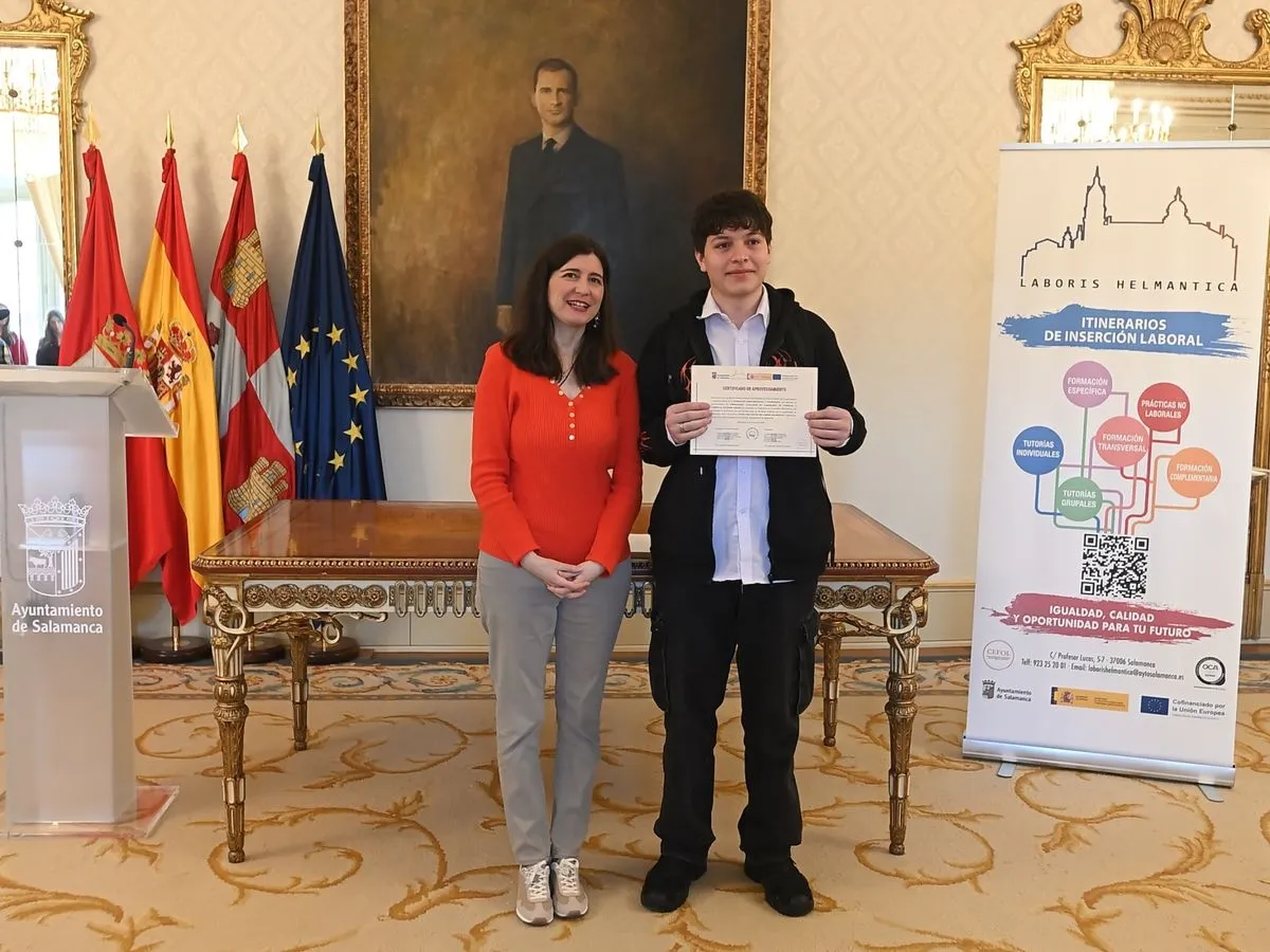 Día feliz en el Ayuntamiento para las personas que han completado su formación para encontrar empleo en Salamanca