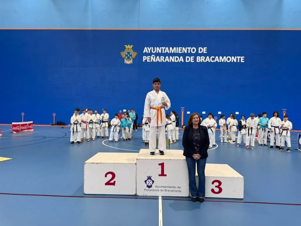Foto 9 - M&aacute;s de 120 j&oacute;venes participan en el consolidado IV Open de K&aacute;rate Ciudad de Pe&ntilde;aranda