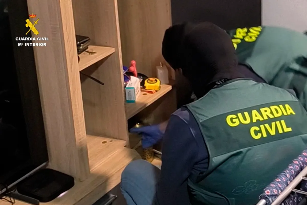 Desmantelados un punto de venta y dos 'guarderías' de droga en Guijuelo. Foto de la Guardia Civil