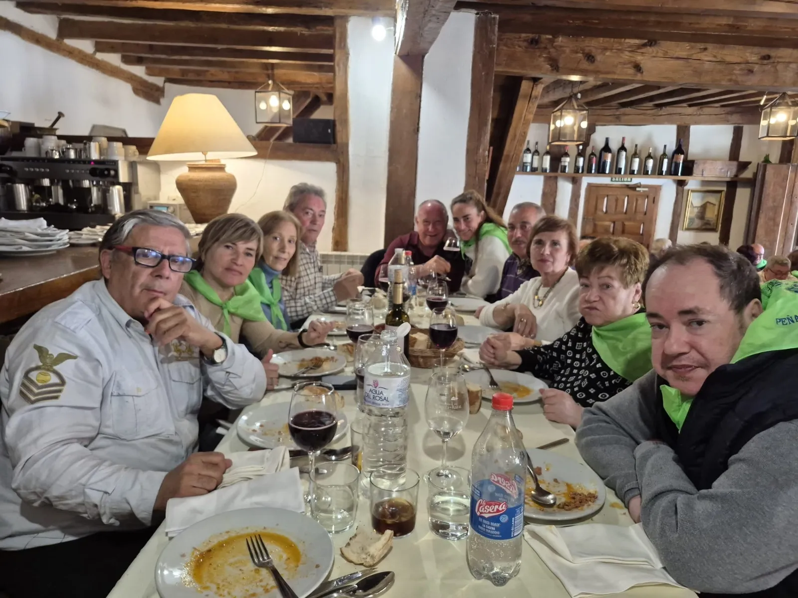 Foto 5 - M&aacute;s de medio centenar de socios de la asociaci&oacute;n San Miguel conocen Pedraza en una nueva excursi&oacute;n