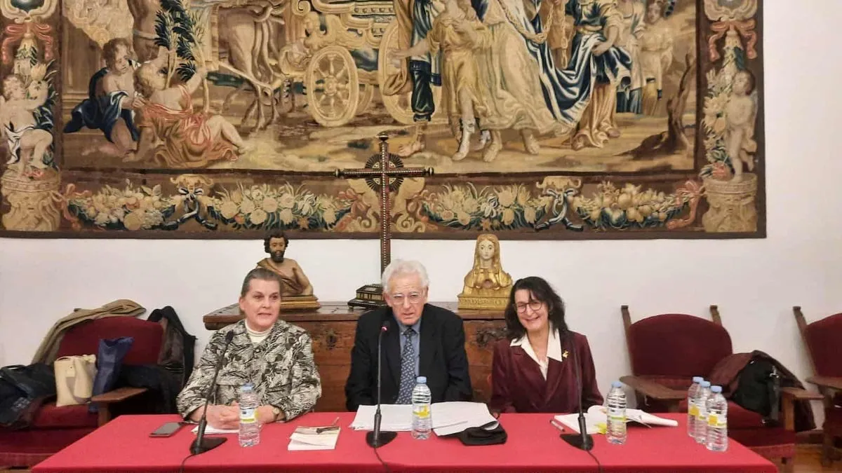 Emotivo encuentro en Salamanca para evocar el exilio de Miguel de Unamuno en Hendaya y su relación con el injustamente olvidado Eduardo Ortega y Gasset con los nietos de ambos.