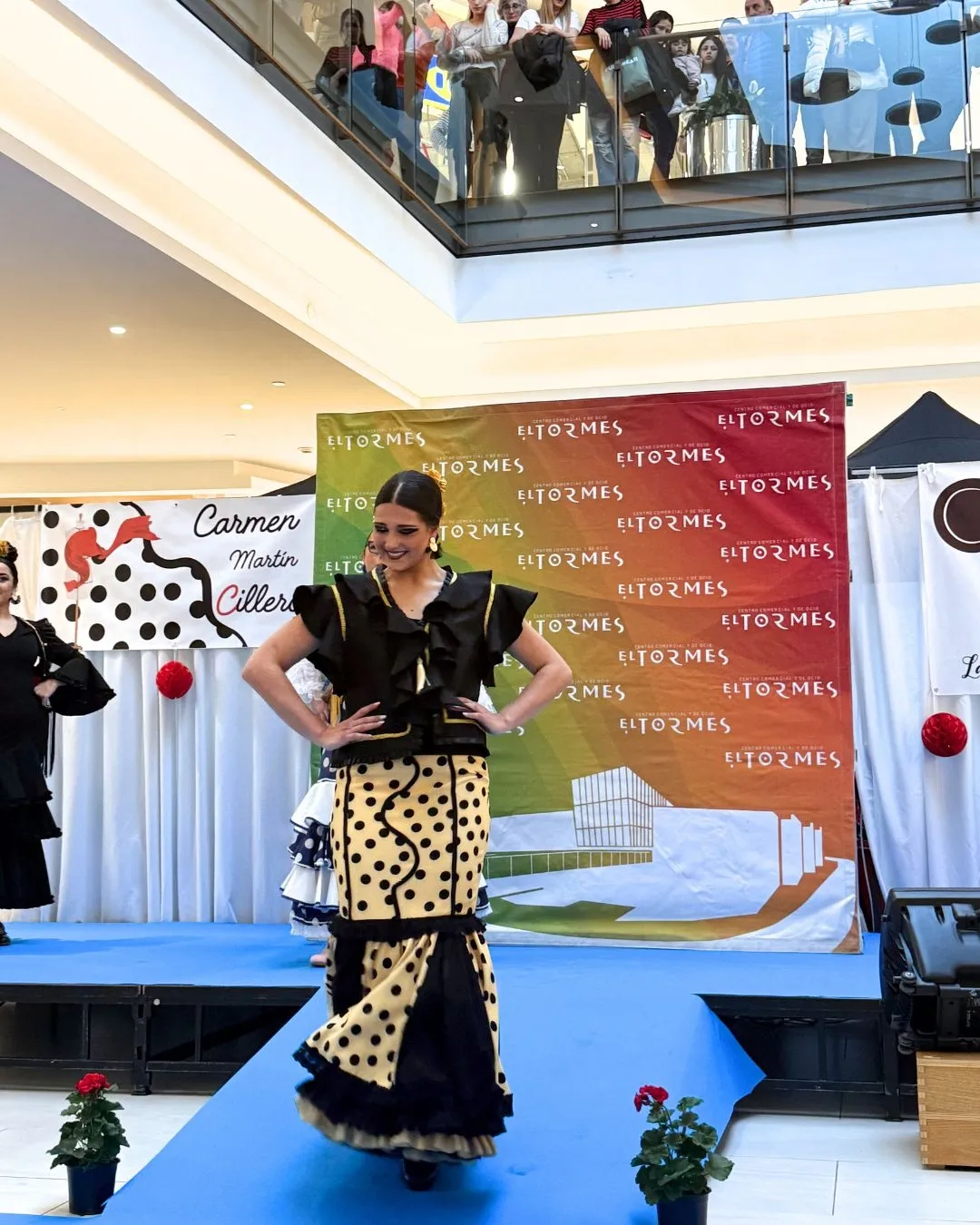 Foto 6 - El Centro Comercial El Tormes celebra su Feria de Abril con lleno absoluto