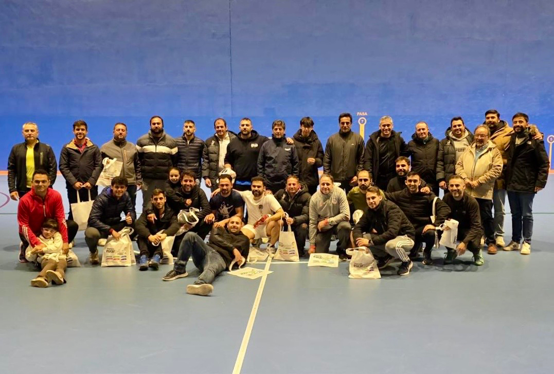 Éxito de participación y ambiente en el III Torneo de Frontenis peñarandino Parejas Ciegas