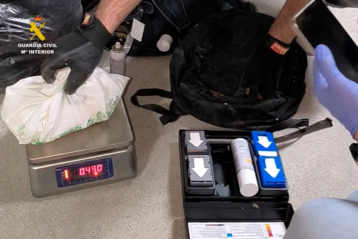 Desmantelados un punto de venta y dos 'guarderías' de droga en Guijuelo. Foto de la Guardia Civil
