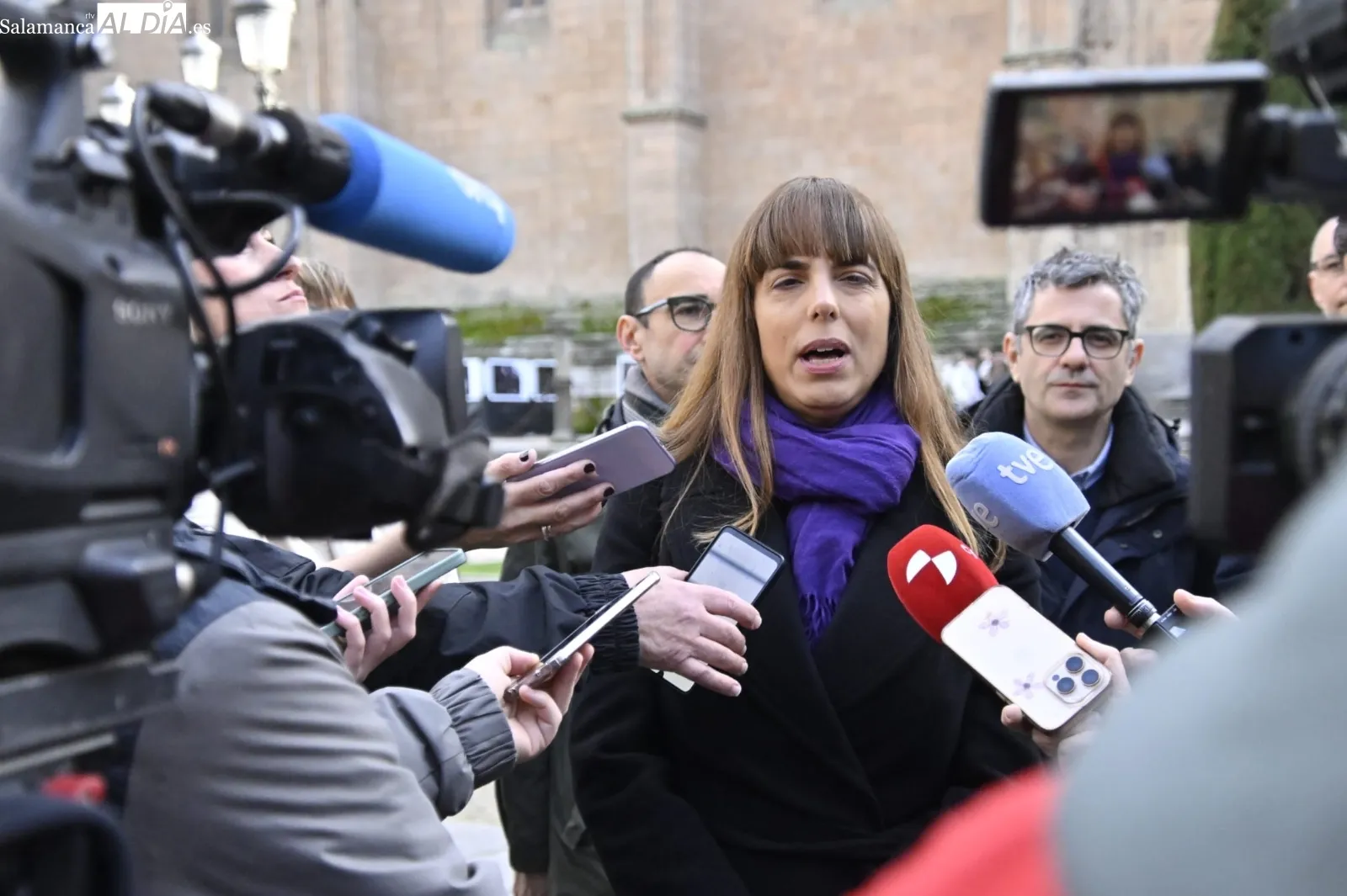 Foto 2 - FOTOS | El ministro F&eacute;lix Bola&ntilde;os hace campa&ntilde;a en Salamanca: "El PSOE es la &uacute;nica opci&oacute;n para desalojar al PP"