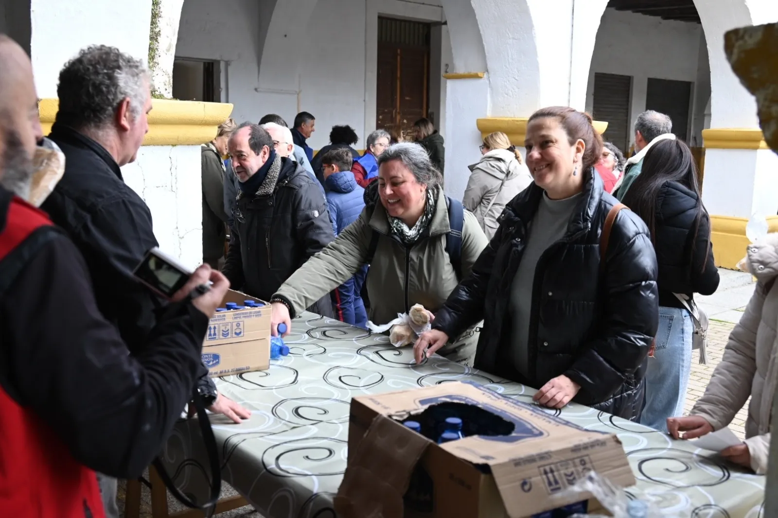 Foto 2 - La &ldquo;Operaci&oacute;n Bocata&rdquo; de Manos Unidas re&uacute;ne a numerosos mirobrigenses
