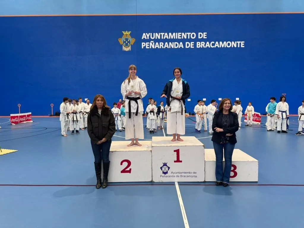 Foto 5 - M&aacute;s de 120 j&oacute;venes participan en el consolidado IV Open de K&aacute;rate Ciudad de Pe&ntilde;aranda
