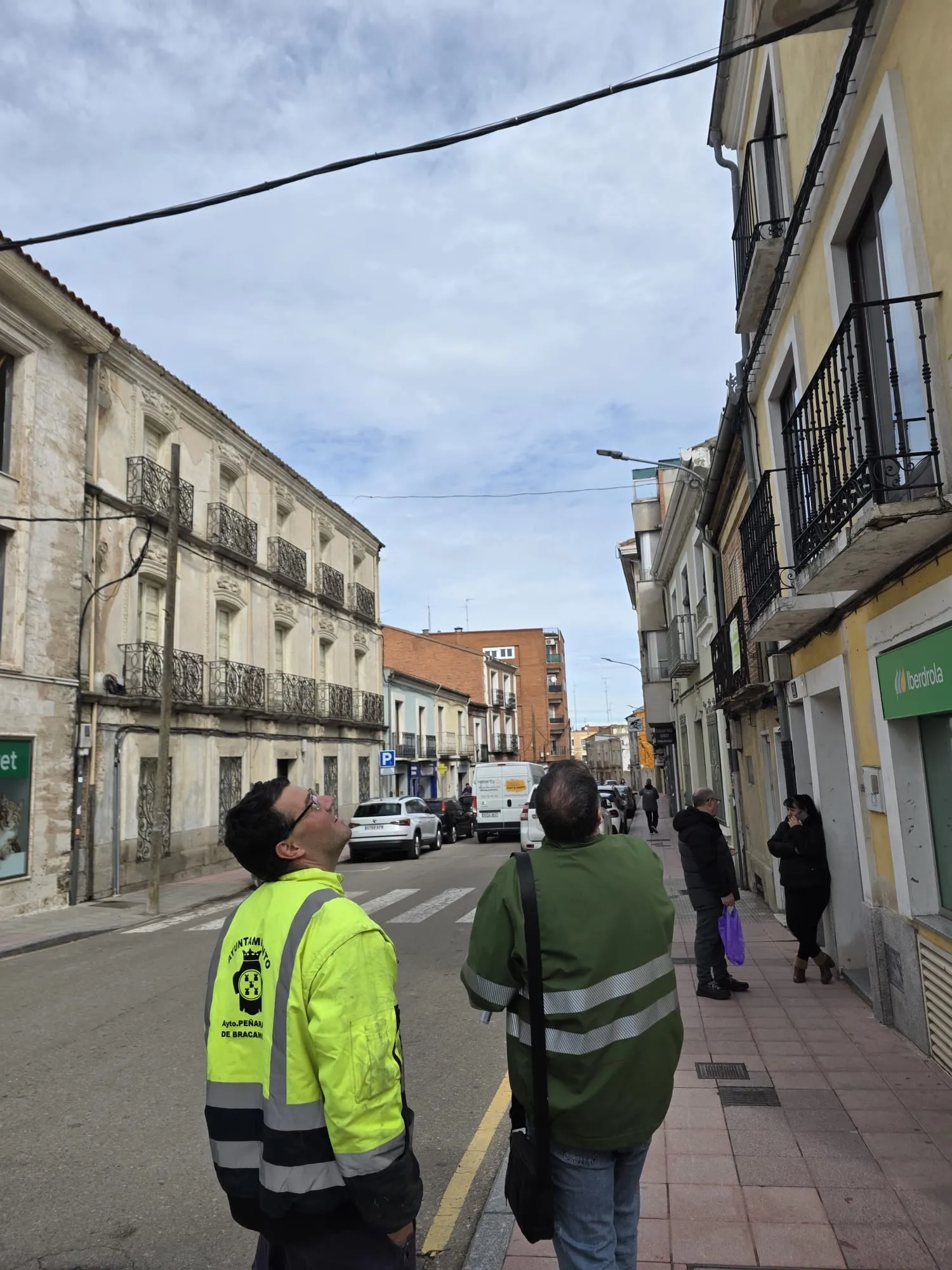 Foto 2 - El Ayuntamiento arranca negociaciones con Iberdrola para la retirada de postes y avanzar en la accesibilidad de los espacios p&uacute;blicos