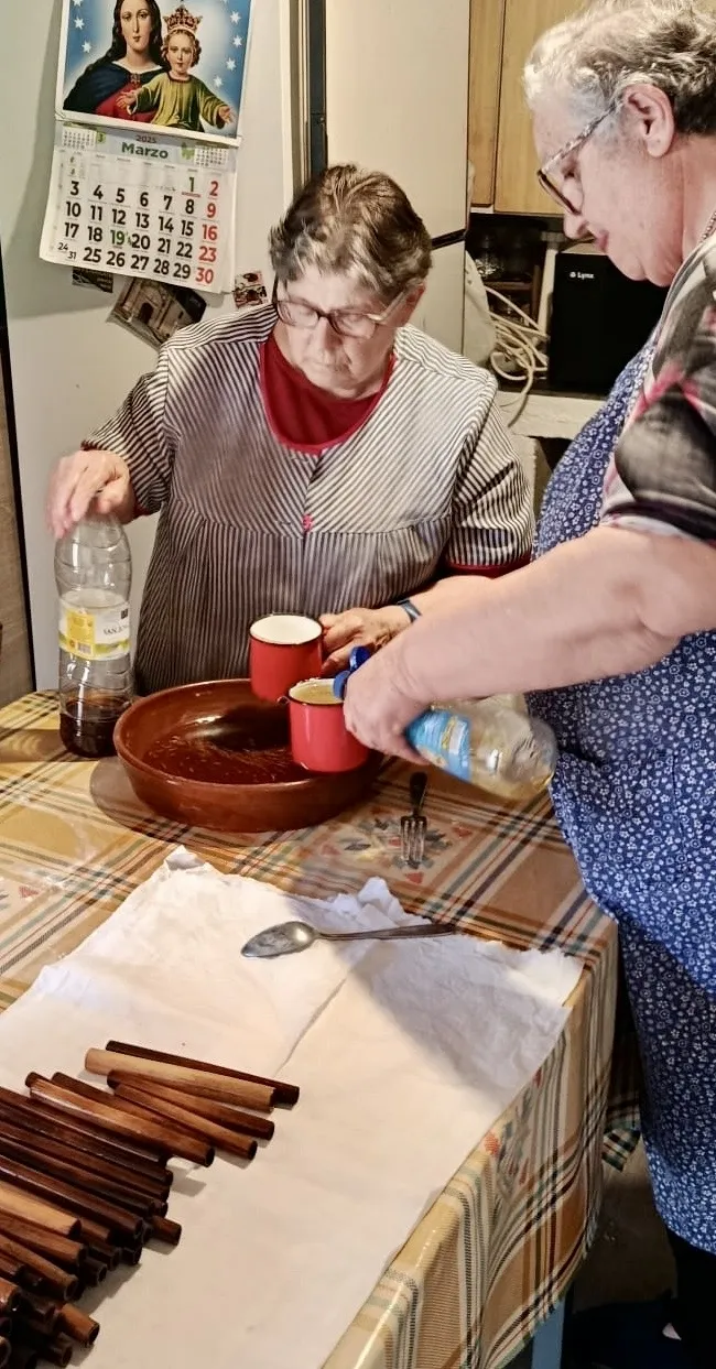 Foto 2 - Entre perolas y an&iacute;s: Santiago de la Puebla revive el sabor de sus Cuquillos para su hist&oacute;rico Encuentro de la Capa 