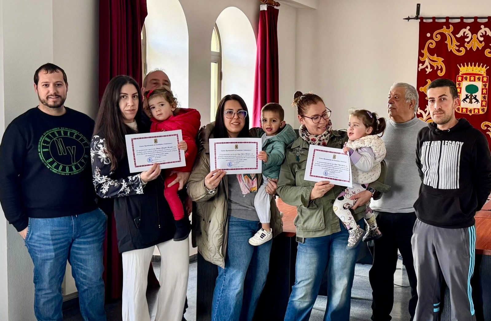 Cantalpino entrega la segunda fase de las ayudas a la natalidad