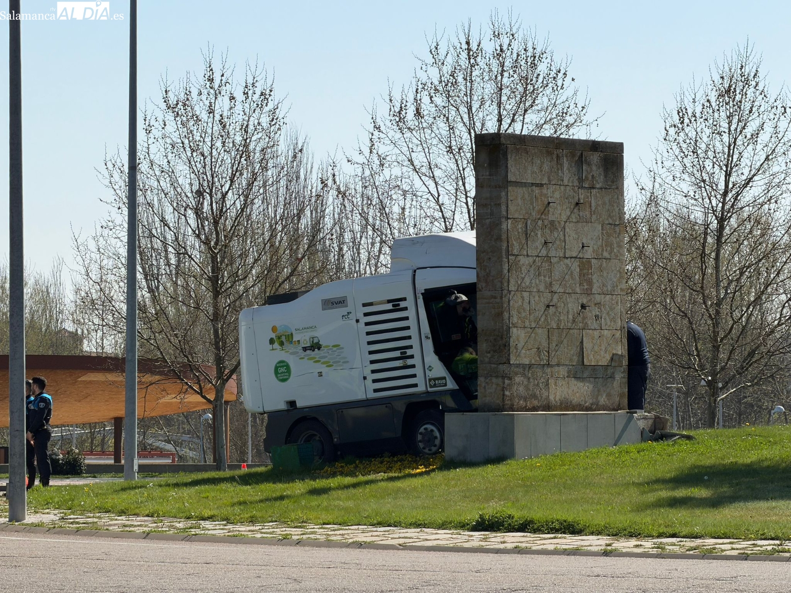 Accidente barredora Salamanca: un herido en la Charrería