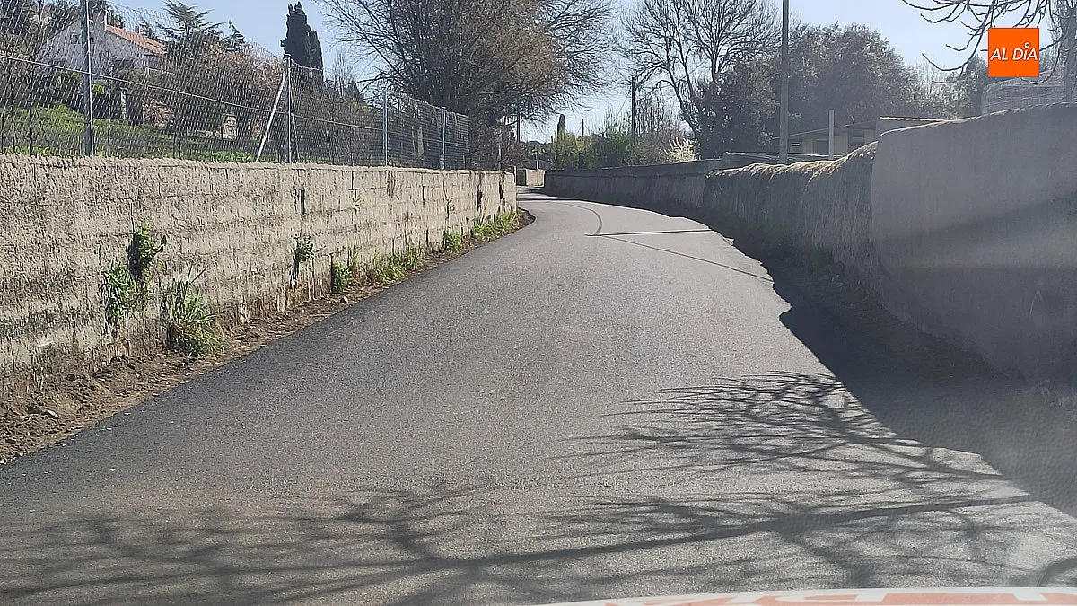 Foto 4 - Asfaltado de la calleja de  Valhondo y arreglo del camino de Caracillo 