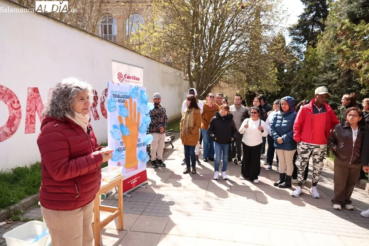 Día de las Trabajadoras del Hogar organizado por Cáritas Salamanca en el paseo de San Antonio. Foto de David Sañudo