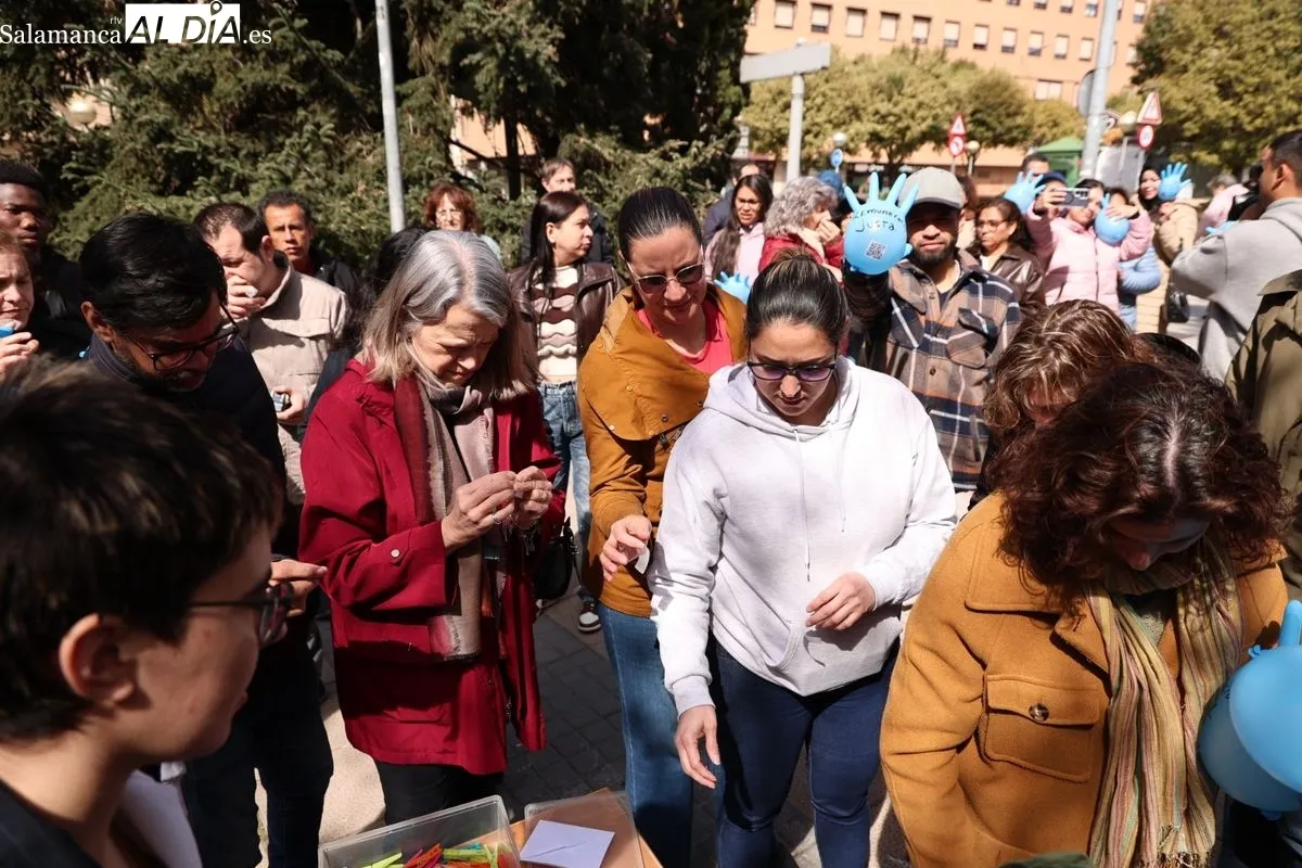 Día de las Trabajadoras del Hogar organizado por Cáritas Salamanca en el paseo de San Antonio. Foto de David Sañudo