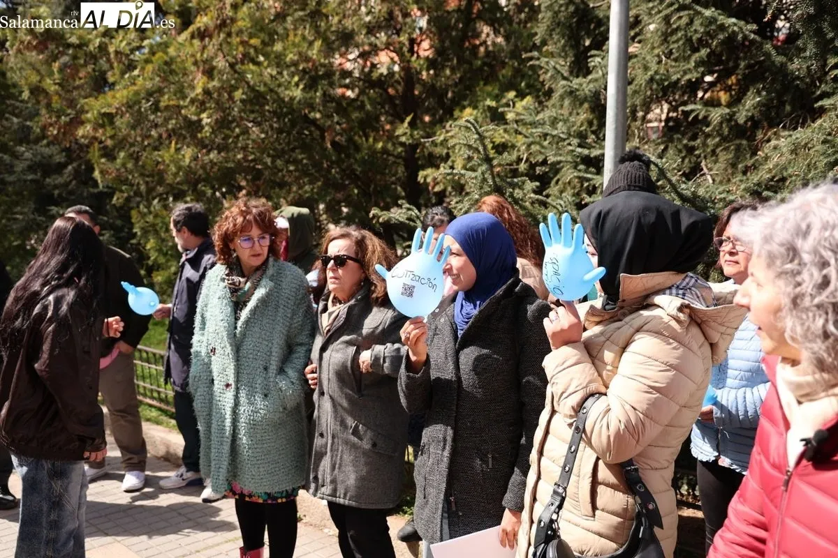 Día de las Trabajadoras del Hogar organizado por Cáritas Salamanca en el paseo de San Antonio. Foto de David Sañudo
