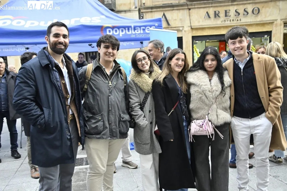 Cayetana Álvarez de Toledo, portavoz adjunta del Grupo PP en el Congreso de los Diputados, en su visita a Salamanca, acompañada por miembros del PP salmantino