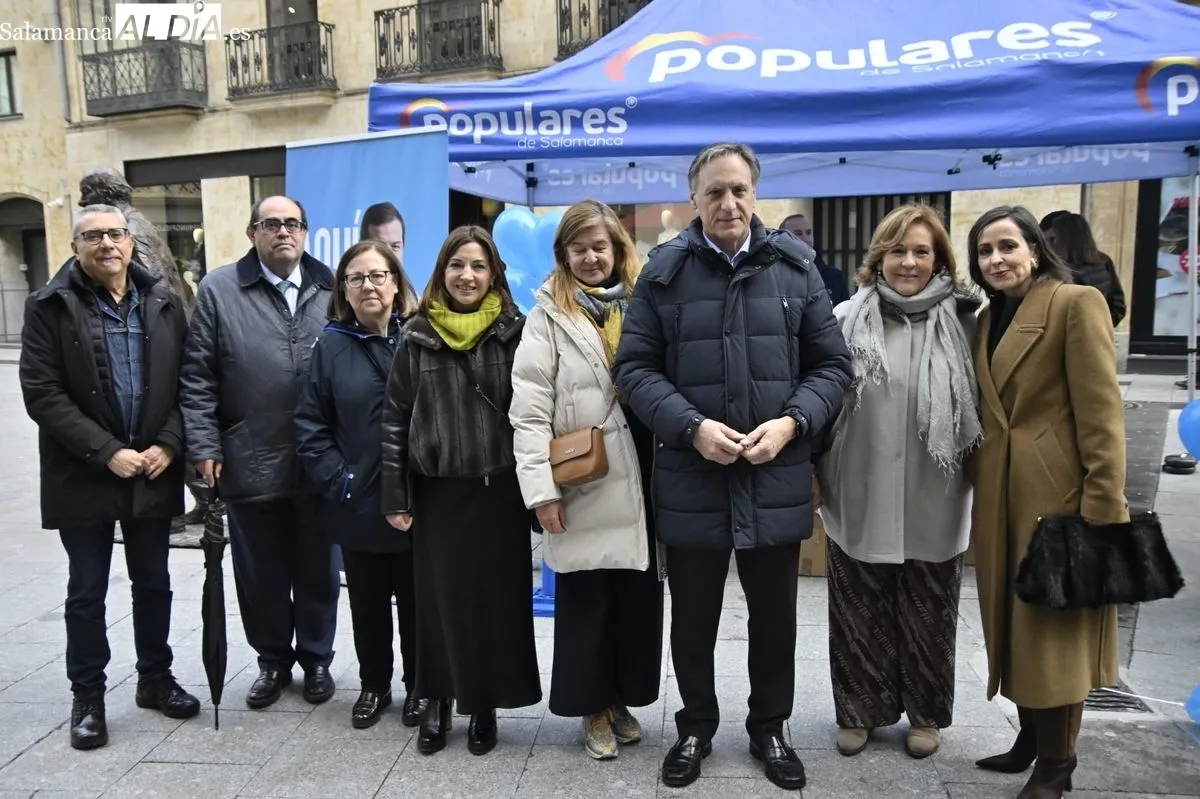Cayetana Álvarez de Toledo, portavoz adjunta del Grupo PP en el Congreso de los Diputados, en su visita a Salamanca, acompañada por miembros del PP salmantino