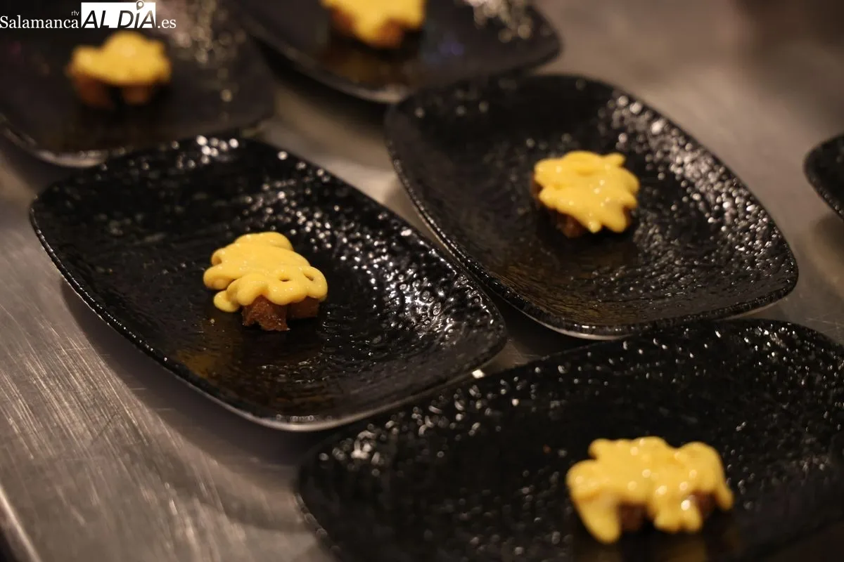 IX Concurso de Torrijas en Salamanca: cata del jurado. Foto de David Sañudo