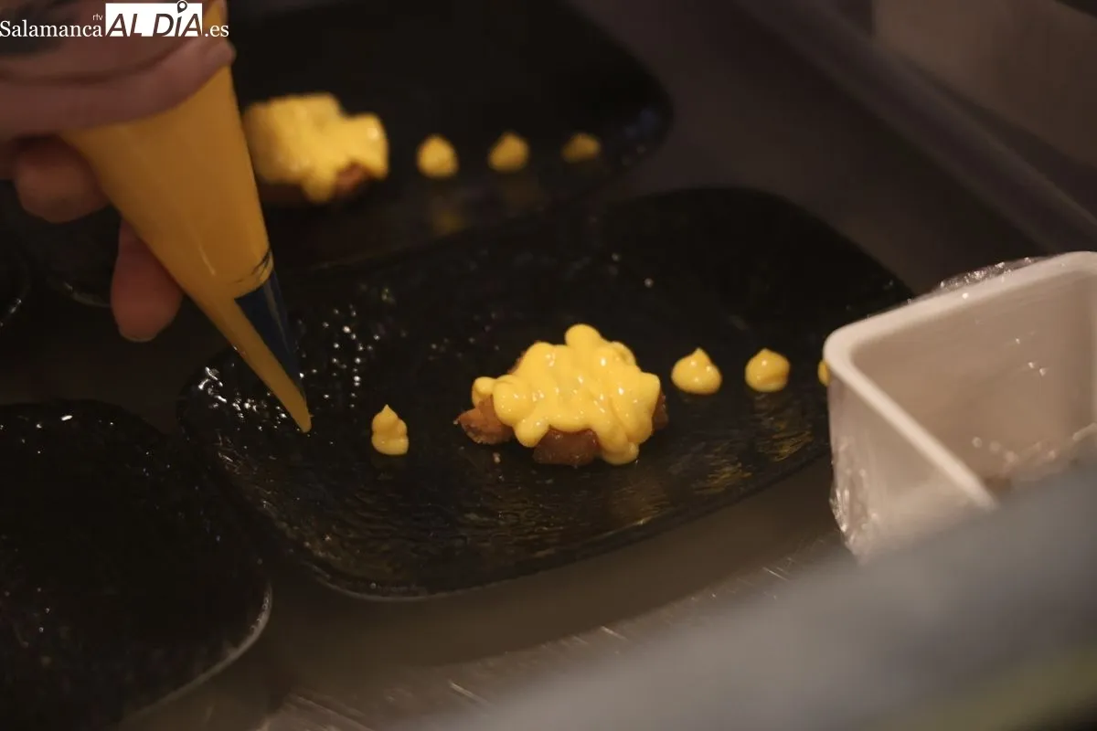 IX Concurso de Torrijas en Salamanca: cata del jurado. Foto de David Sañudo