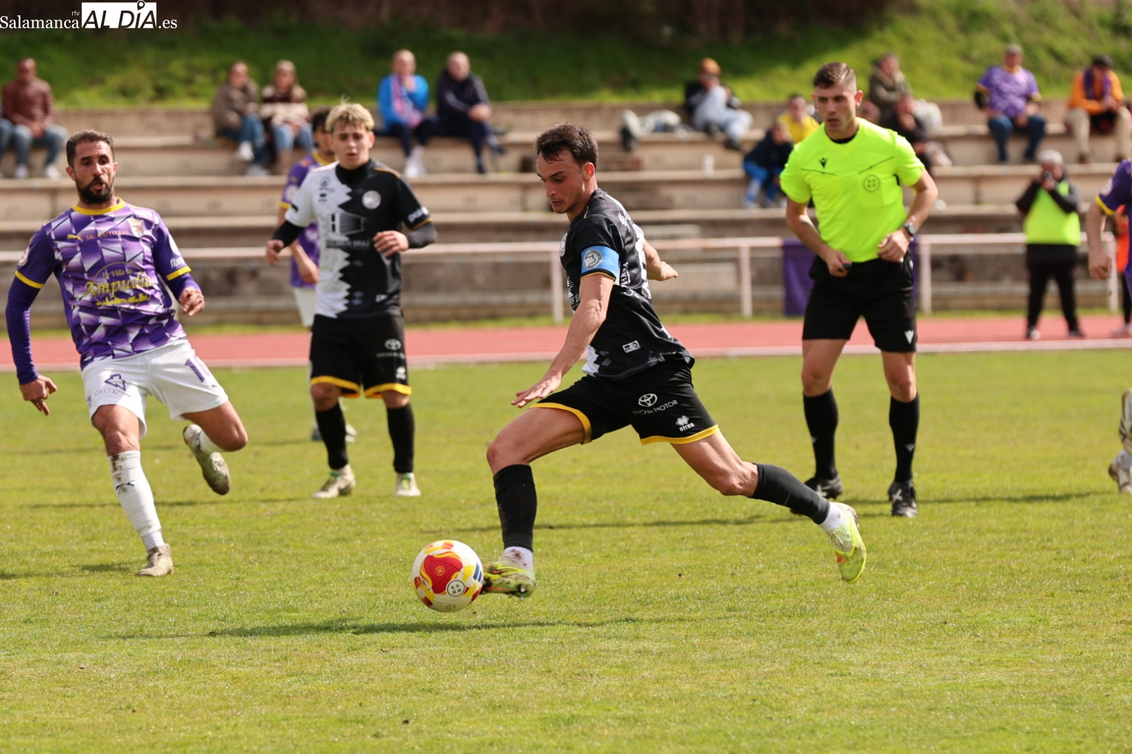 FOTOS | El filial de Unionistas sale derrotado de Las Pistas a manos del Palencia CF (0-1)