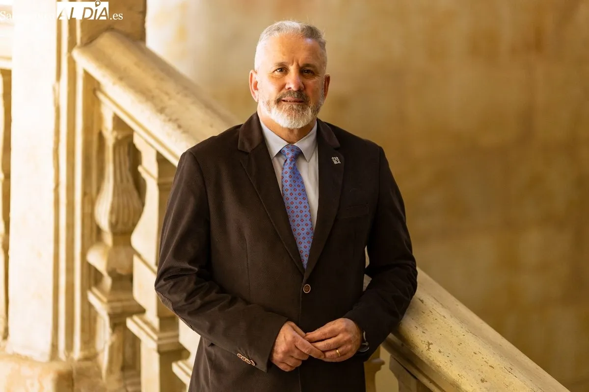 Francisco Hernández, presidente de la Junta de Semana Santa de Salamanca durante la entrevista | FOTOS: David Sañudo 