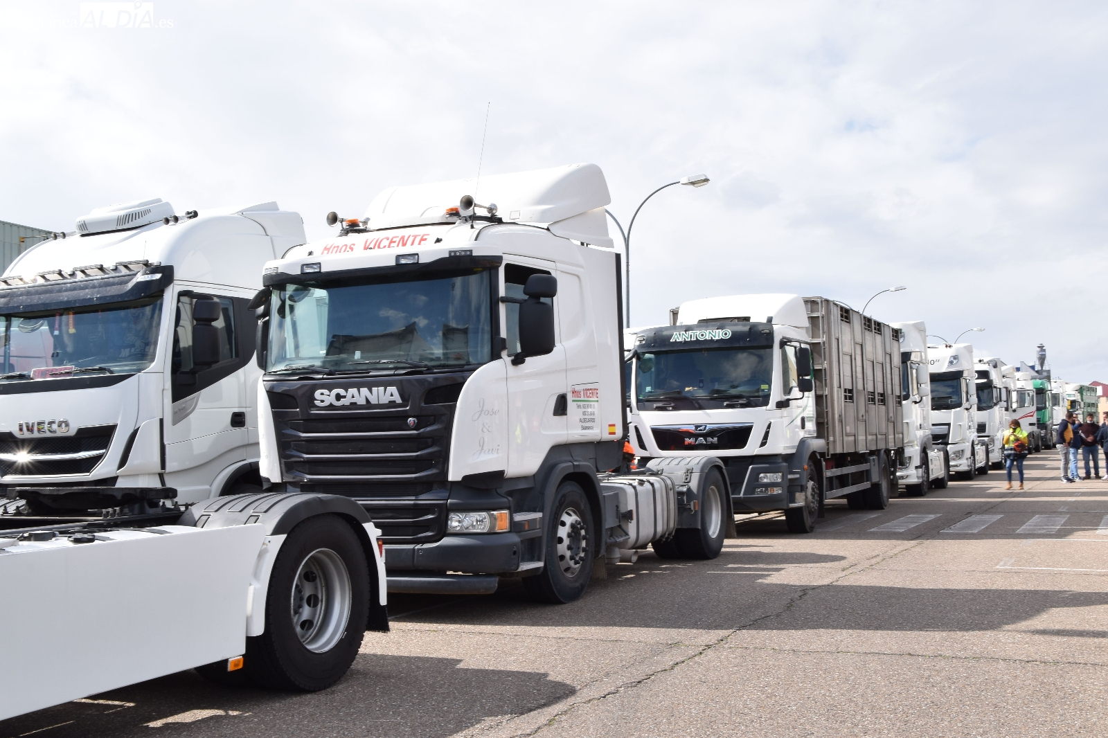 El Gobierno y los transportistas acuerdan hacer obligatoria la revisión de precios por el coste del combustible