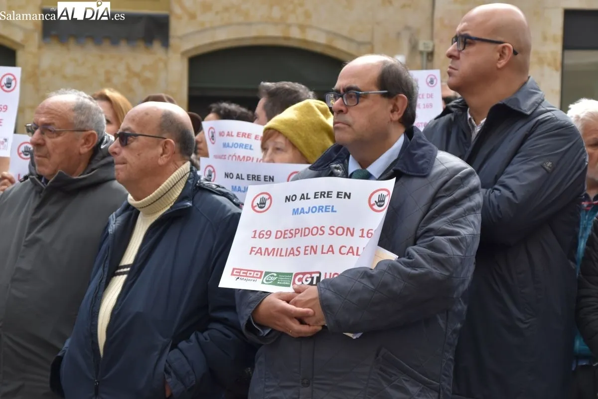 Concentración de los trabajadores de Majorel en la Plaza del Liceo | FOTOS: Toni Sánchez