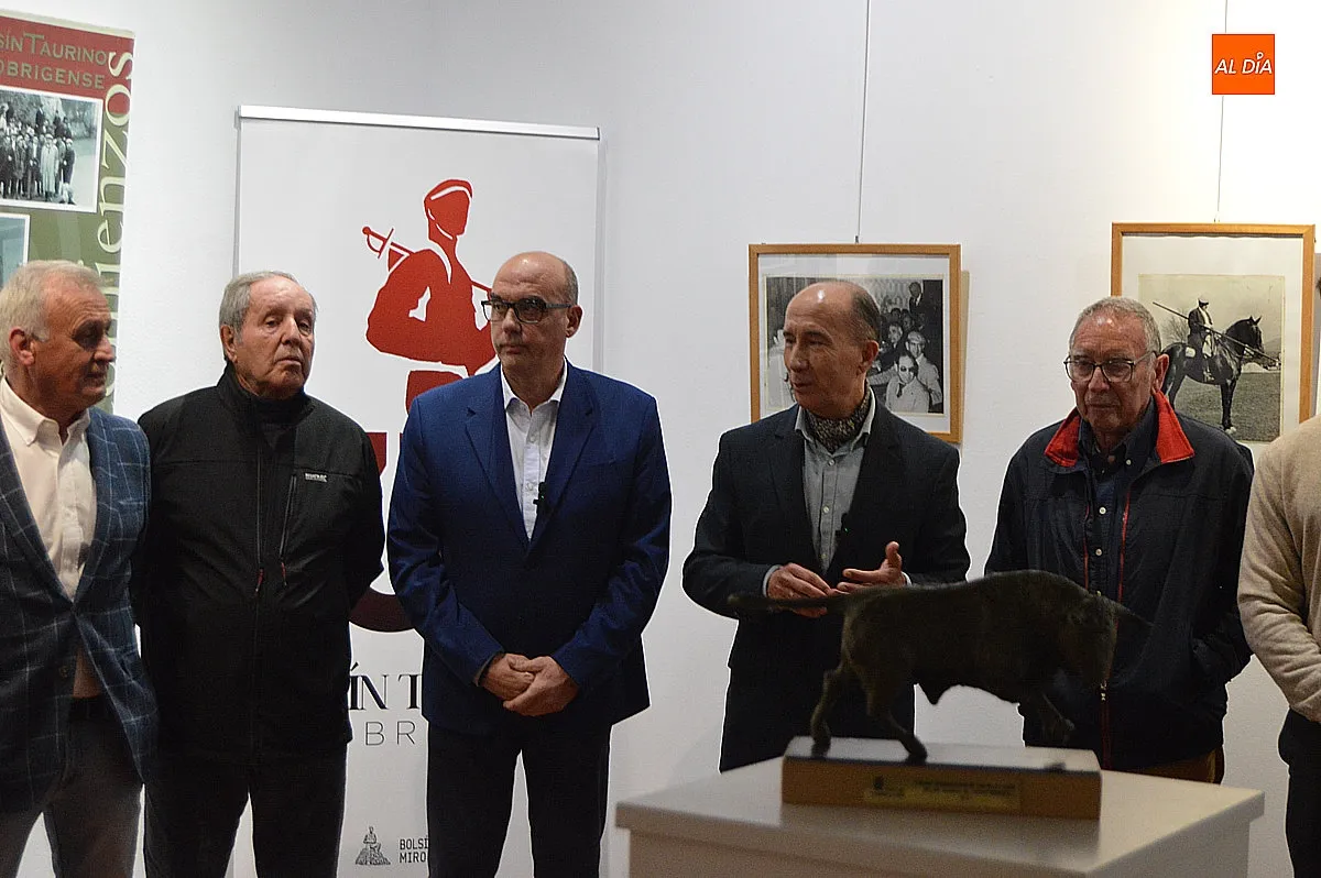Exposición fotográfica del Bolsín Taurino Mirobrigense en la Casa de la Cultura 
