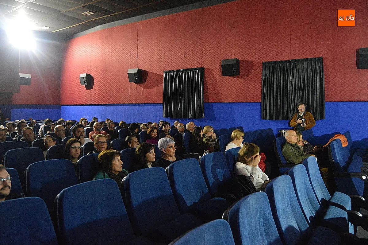 Presentación de `Las Locas del Obelisco´ en el Cine Juventud 