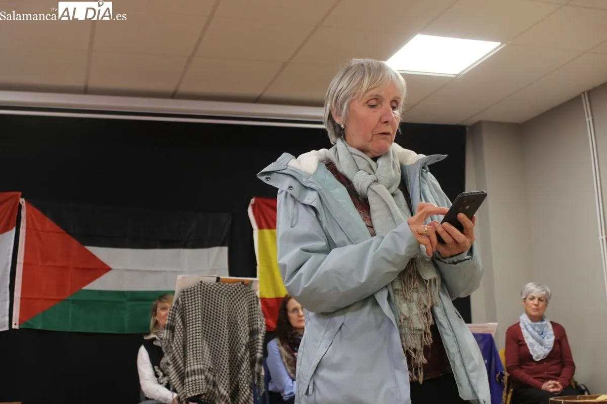 Celebración del Día de la Tierra palestina, con música, poesía y gastronomía, en Miranda de Azán. Foto de Fernando Sánchez Gómez