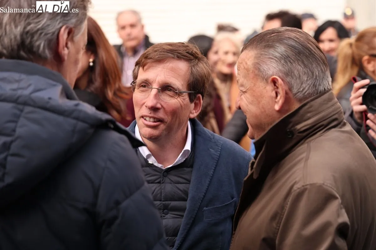 El alcalde de Madrid, José Luis Martínez-Almeida se ha unido hoy a la campaña autonómica del Partido Popular con una intensa agenda en Salamanca. Foto de David Sañudo