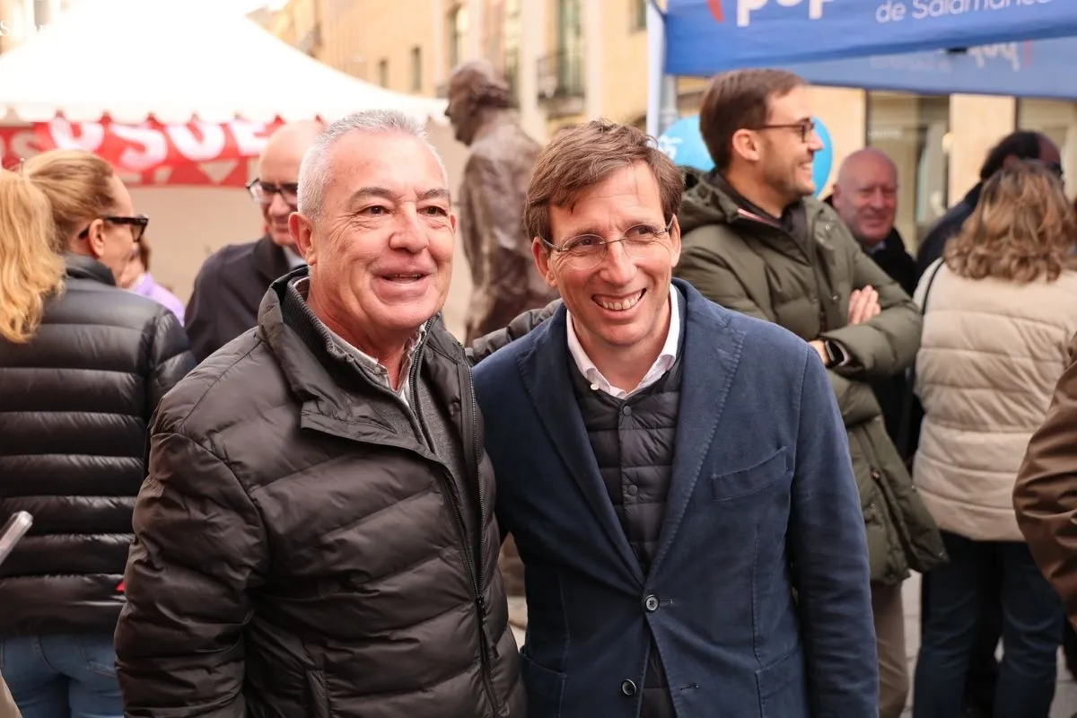 El alcalde de Madrid, José Luis Martínez-Almeida se ha unido hoy a la campaña autonómica del Partido Popular con una intensa agenda en Salamanca. Foto de David Sañudo