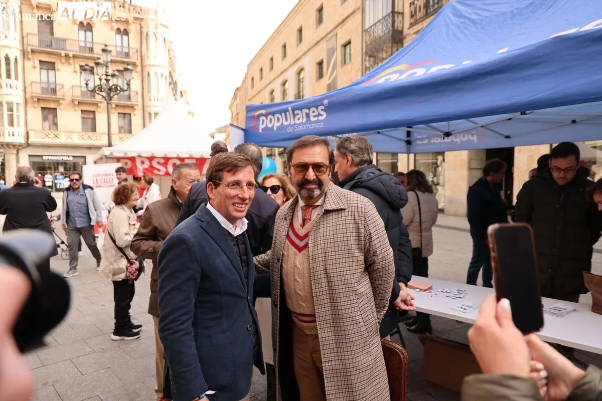 El alcalde de Madrid, José Luis Martínez-Almeida se ha unido hoy a la campaña autonómica del Partido Popular con una intensa agenda en Salamanca. Foto de David Sañudo