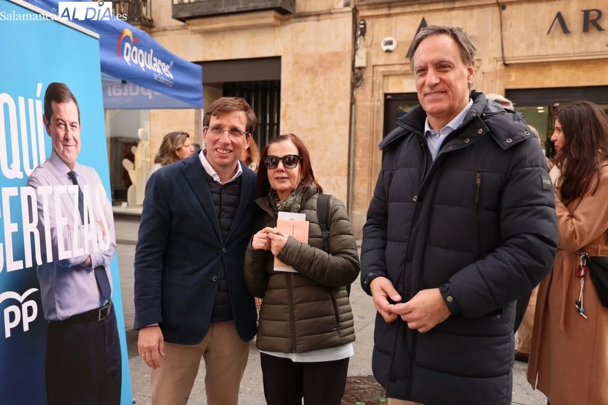 El alcalde de Madrid, José Luis Martínez-Almeida se ha unido hoy a la campaña autonómica del Partido Popular con una intensa agenda en Salamanca. Foto de David Sañudo