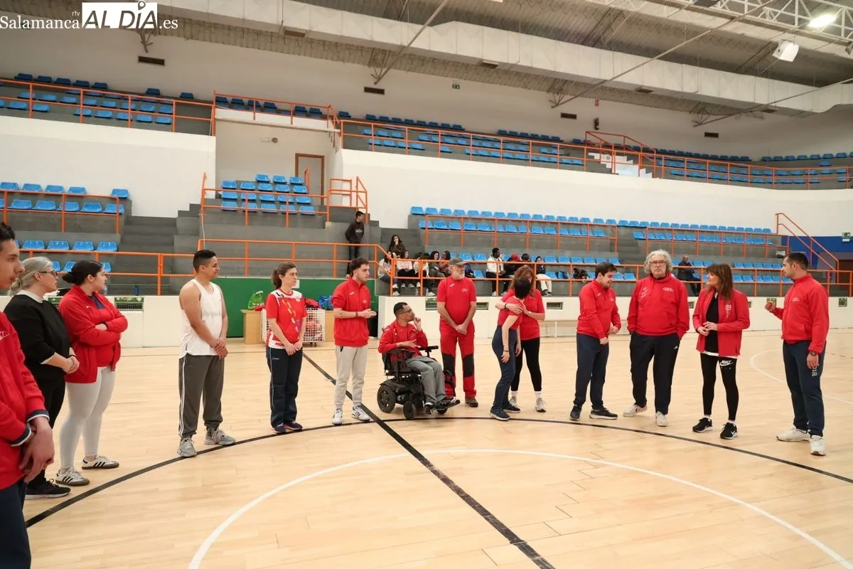 Entrenamiento de baloncesto de la Fundación AVIVA. Fotos: David Sañudo