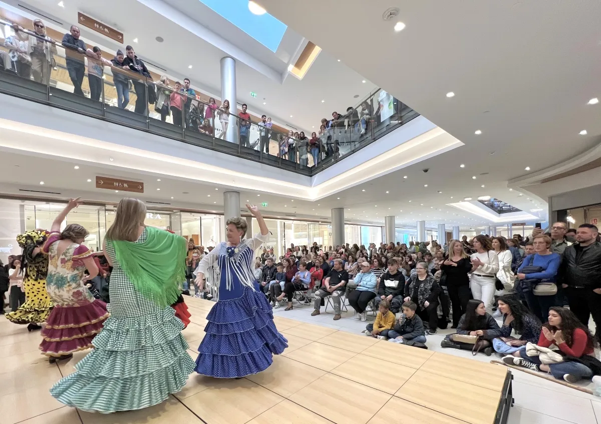 Foto 4 - El Tormes celebrar&aacute; la Feria de Abril con moda flamenca y baile en directo