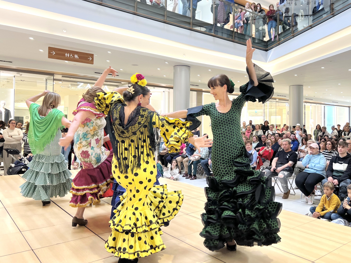 El Tormes celebra la Feria de Abril con moda y flamenco