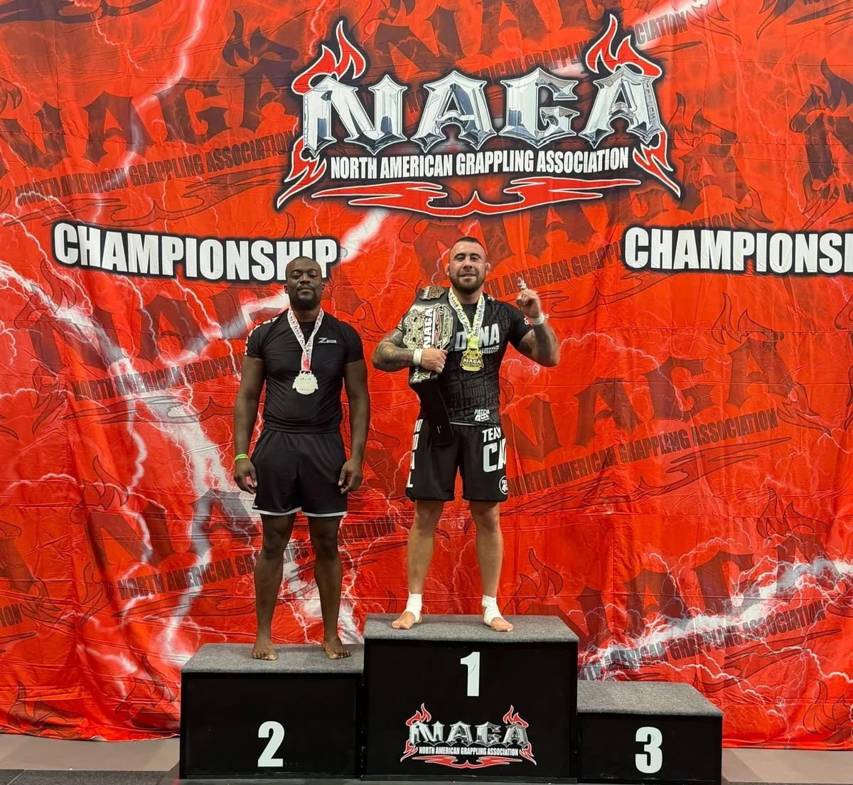 El luchador residente en Salamanca, Guillherme Cadena, logra dos oros en el torneo NAGA de París