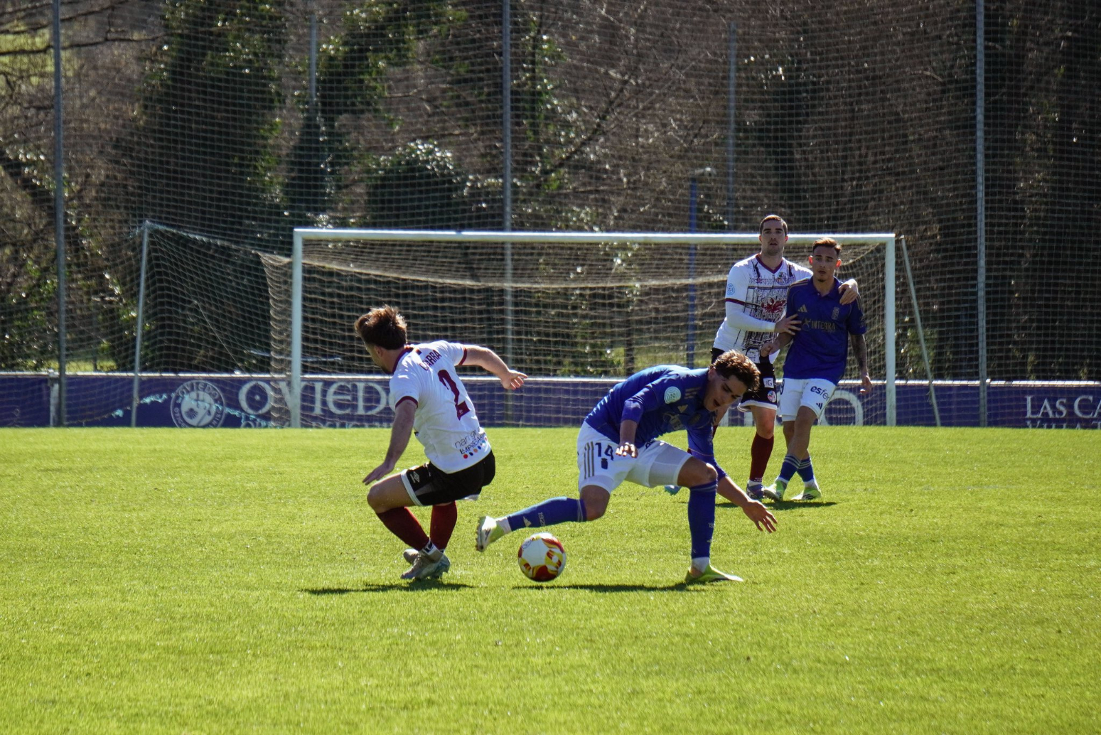 El Salamanca UDS dice adiós al ascenso directo tras quedarse a 12 puntos en casa del líder con un esperpento que deja a Jorge García muy señalado (5-2)