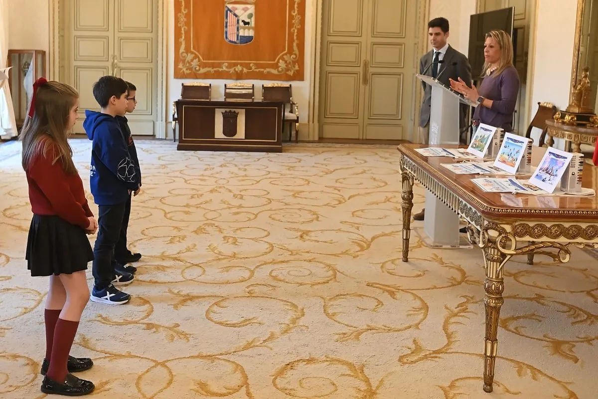 Tres escolares salmantinos reciben premios del Concurso Internacional de Dibujo de Aqualia