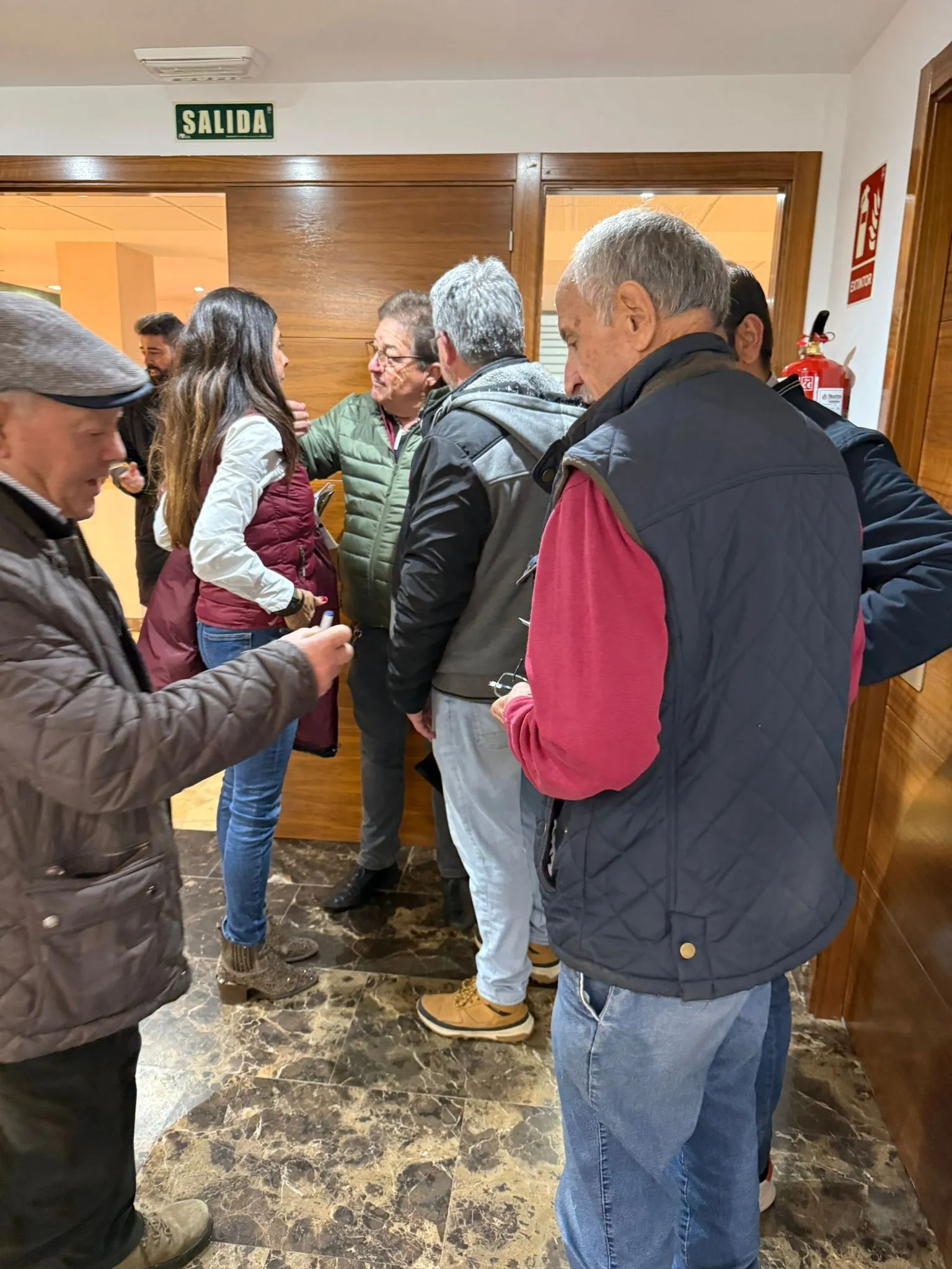 Foto 2 - Nueve CyL reclama en el Mercado de Ganados de Salamanca menos burocracia y m&aacute;s respaldo al campo