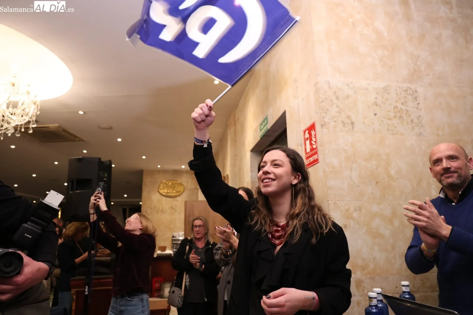 Foto 3 - Ma&ntilde;ueco cierra la campa&ntilde;a del PP en Salamanca arropado por los suyos: "Somos el coraz&oacute;n de Espa&ntilde;a y lo vamos a demostrar ganando las elecciones"