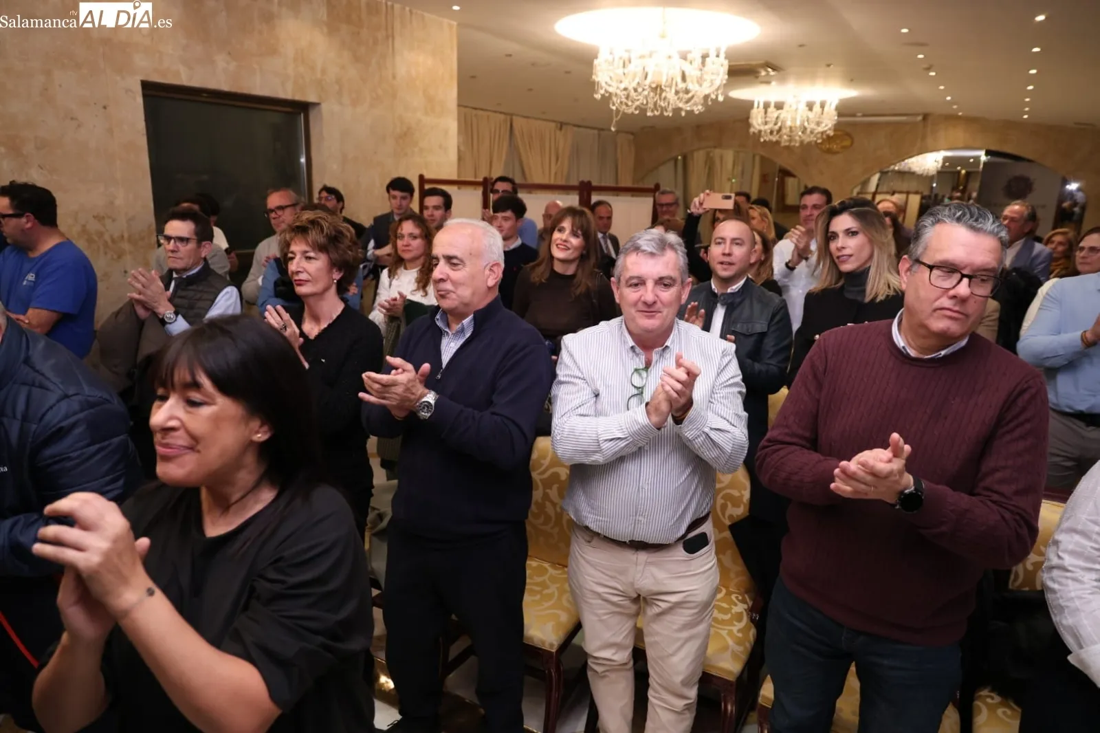 Foto 2 - Ma&ntilde;ueco cierra la campa&ntilde;a del PP en Salamanca arropado por los suyos: "Somos el coraz&oacute;n de Espa&ntilde;a y lo vamos a demostrar ganando las elecciones"