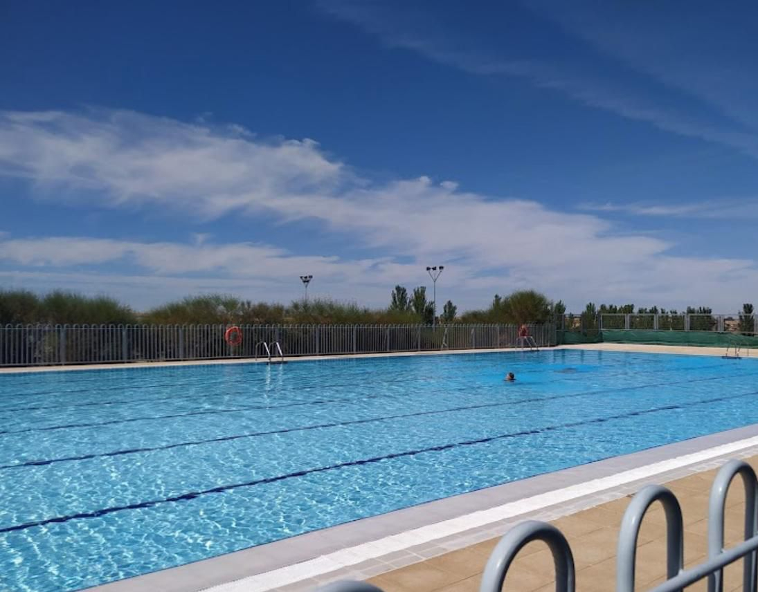 Villamayor abre el plazo de licitación para la concesión de la gestión las piscinas municipales y el bar para la temporada de verano