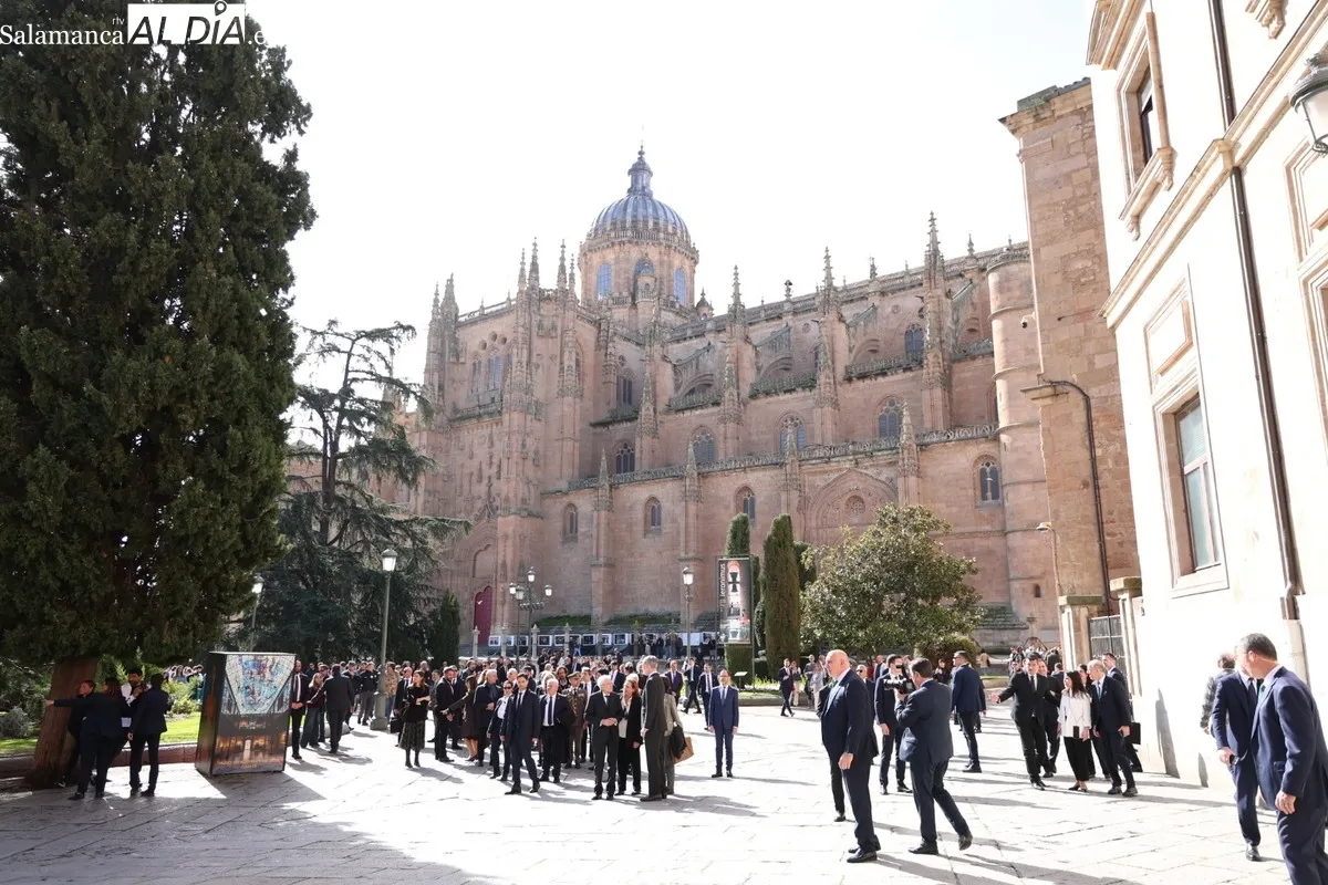 El rey Felipe VI y el presidente italiano Sergio Mattarella recorren el casco histórico de Salamanca | FOTOS: David Sañudo 