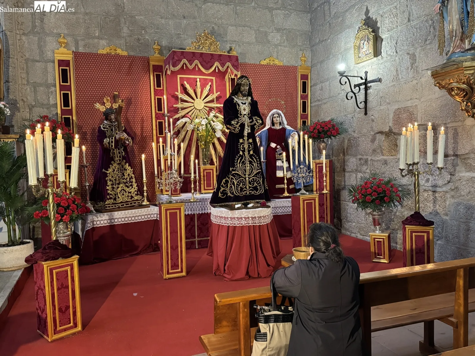 Foto 3 - La fe desaf&iacute;a al mal tiempo en el multitudinario besapi&eacute;s a Jes&uacute;s de Medinaceli