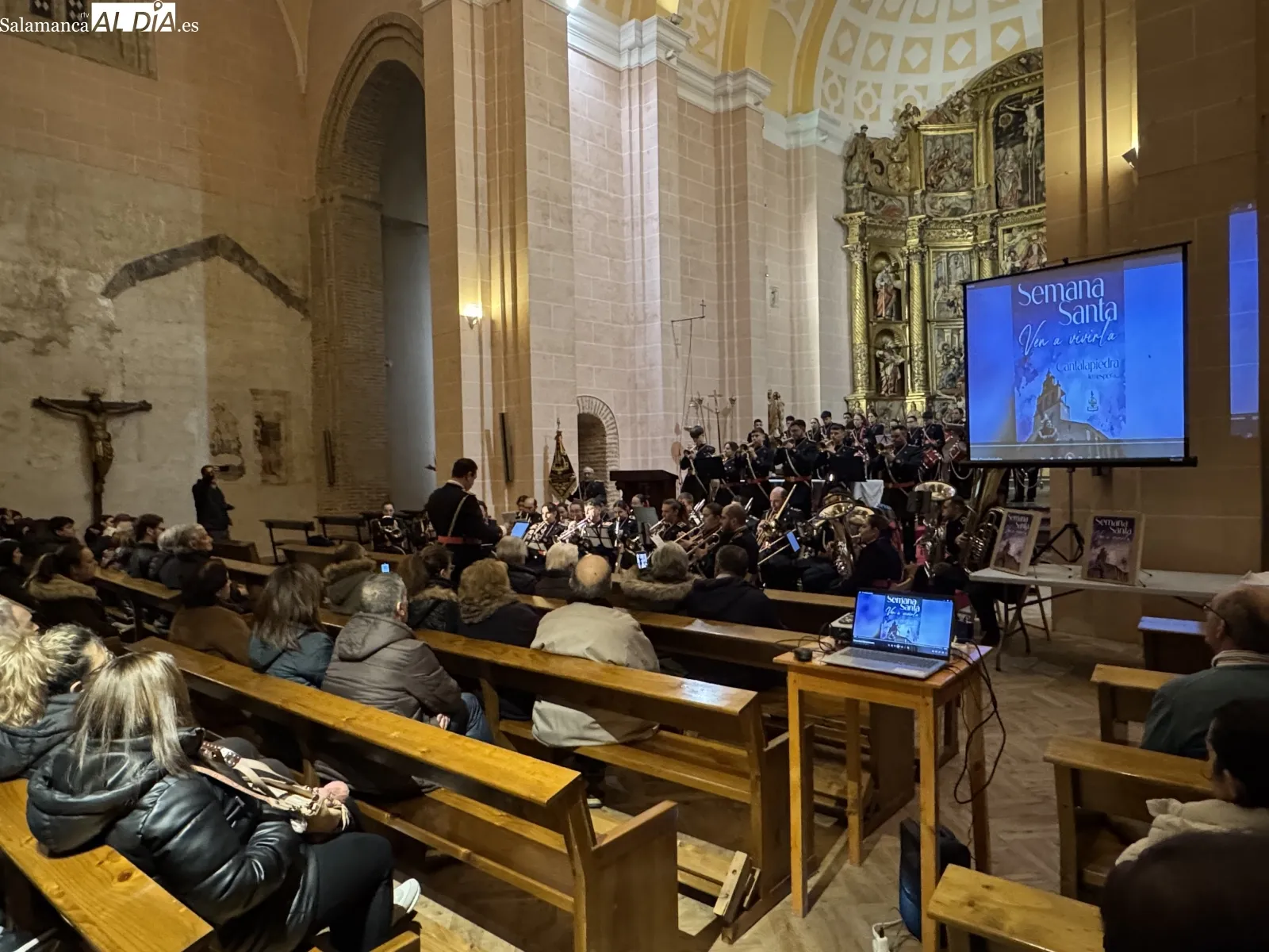 Foto 3 - M&uacute;sica y tradici&oacute;n en la esperada presentaci&oacute;n del cartel de la Semana Santa de Cantalapiedra